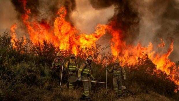 Un incendio en Orense, ya controlado, lleva arrasadas 200 hectáreas