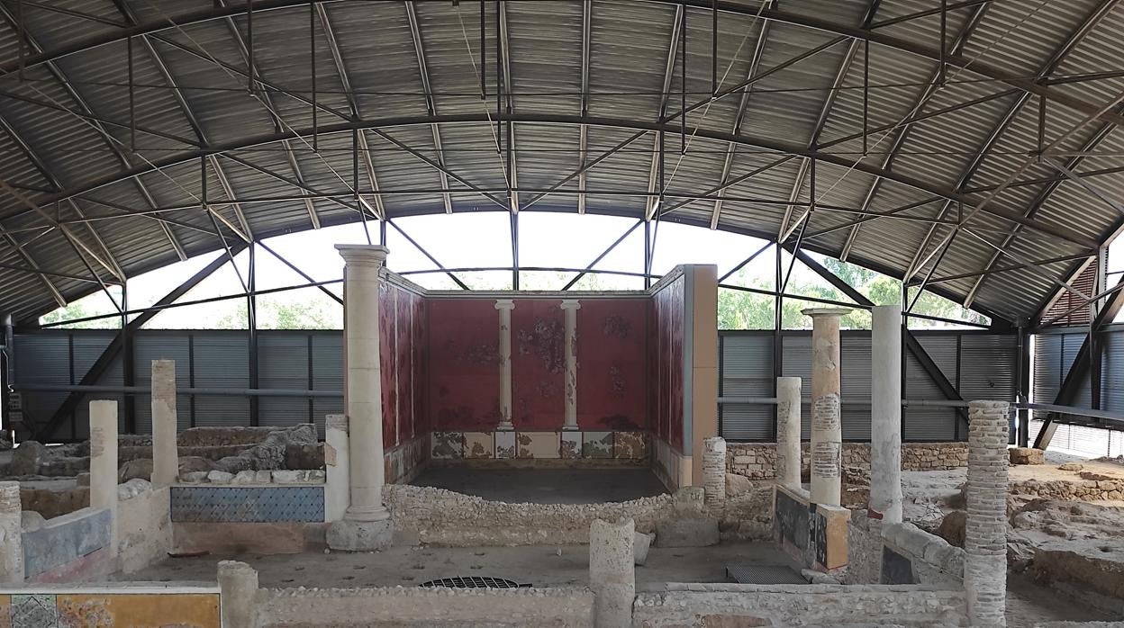 La Casa de los Grifos, en pleno proceso de investigación arqueológica, con sus impresionantes pinturas murales