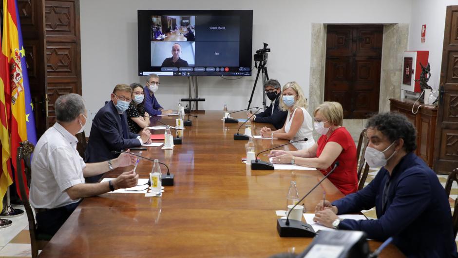 Sanidad justifica el toque de queda en 68 municipios valencianos por los brotes entre jóvenes y en familia