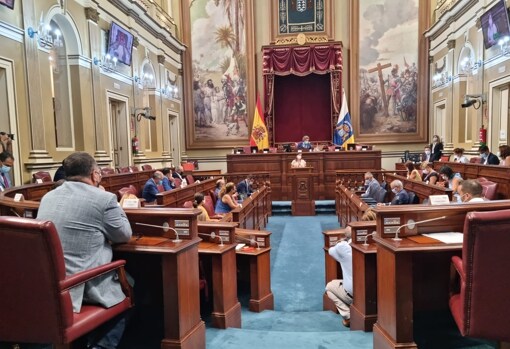 Sesión del Parlamento de Canarias