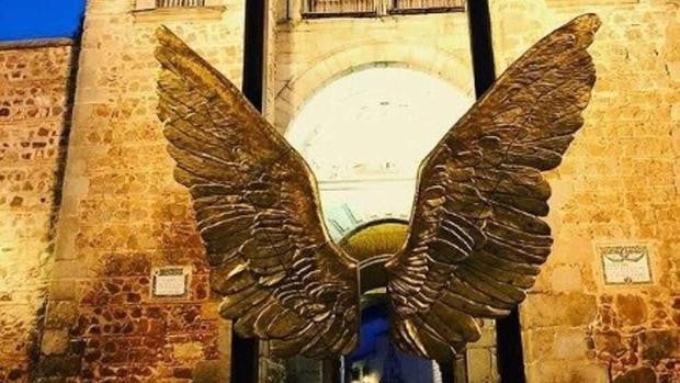 Las Alas de México, del artista mexicano Jorge Marín, dejan Toledo y ponen rumbo a Burgos