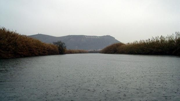 Un hombre de 33 años muere ahogado en el río Júcar en Sumacàrcer