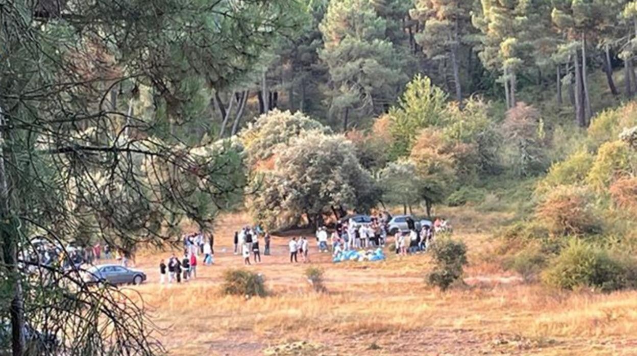 La fiesta ilegal concentró a 700 personas junto al pantano de Bárcena en Ponferrada