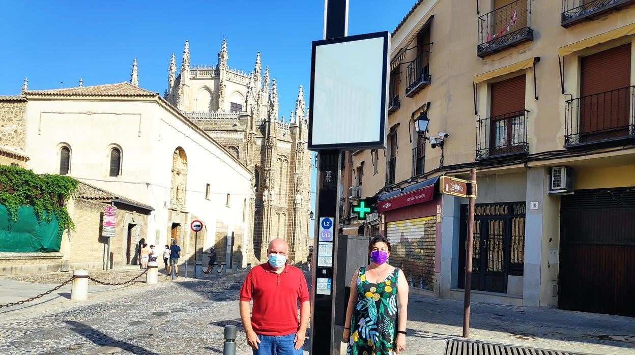 Los concejales Txema Fernández y Olga Ávalos