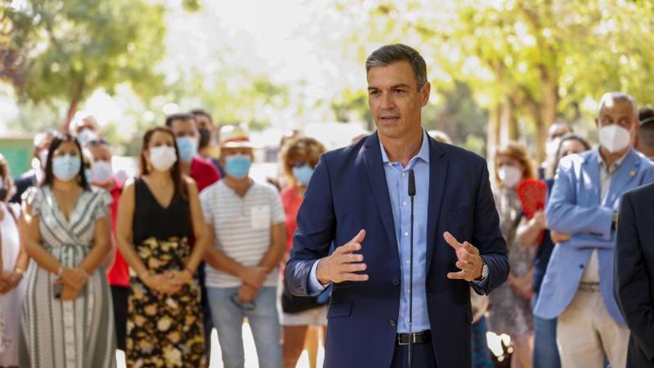 Pedro Sánchez pide a la oposición «dejar la confrontación» en medio de abucheos en Cáceres