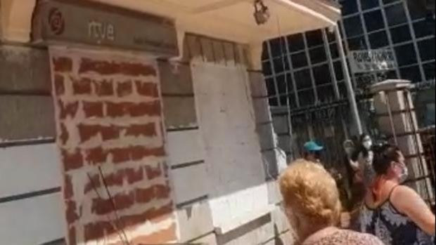 Hogar Social vuelve a ocupar el antiguo edificio del NODO en Joaquín Costa, ex sede de RTVE