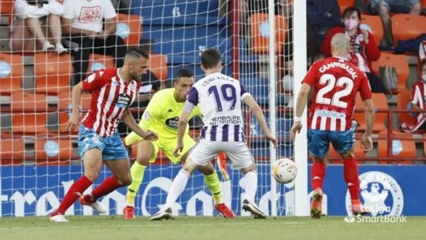 Penalti parado, expulsión a Weissman y dos goles: El Real Valladolid se impone ante el Lugo