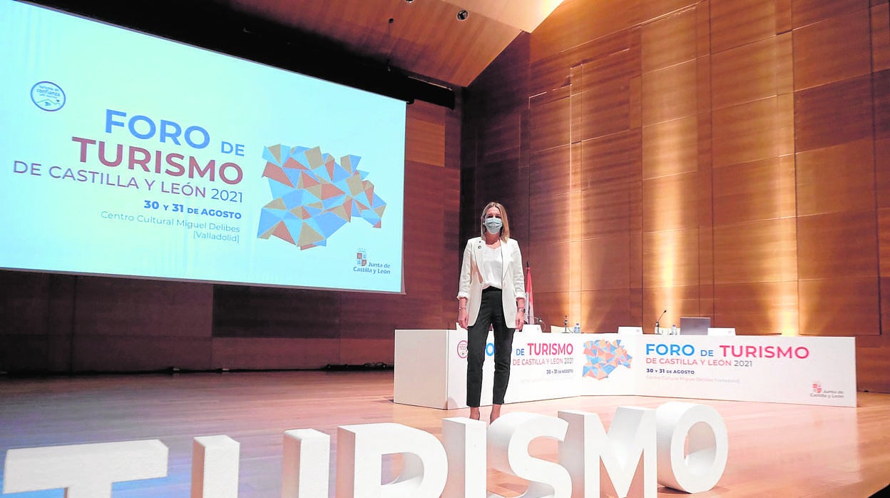 Estrella Torrecilla durante la presentación del Foro Turismo