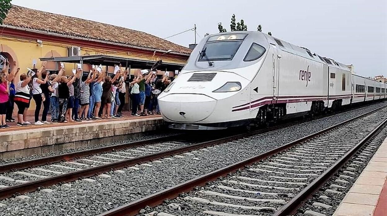 Hellín mantendrá sus servicios ferroviarios con Albacete y Murcia