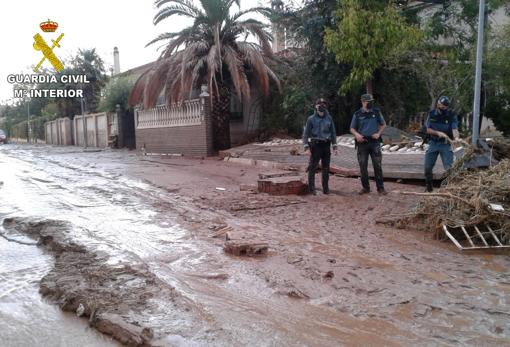 La Guardia Civil auxilia a 37 personas atrapadas durante el temporal en la provincia