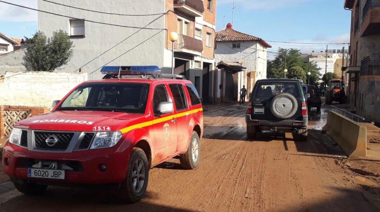 La Diputación de Zaragoza ha desplegado a bomberos y a sus servicios de vías y obras para recuprerar la normalidad en calles, carreteras y caminos de toda la provincia