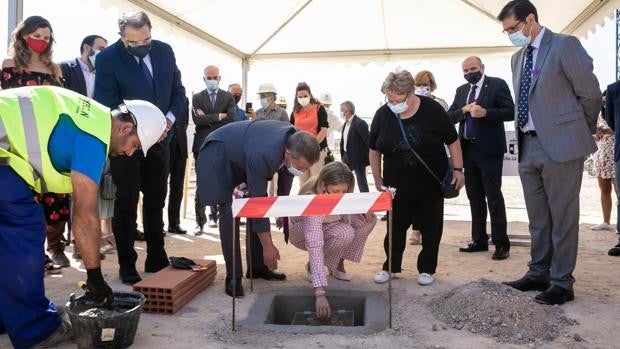 Tomelloso coloca la primera piedra de su futuro centro de salud