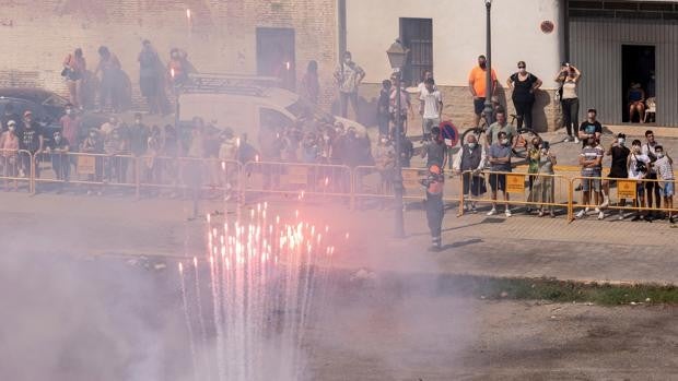 Fallas 2021: Ribó abre la puerta a mantener las mascletàs en los barrios en las próximas fiestas