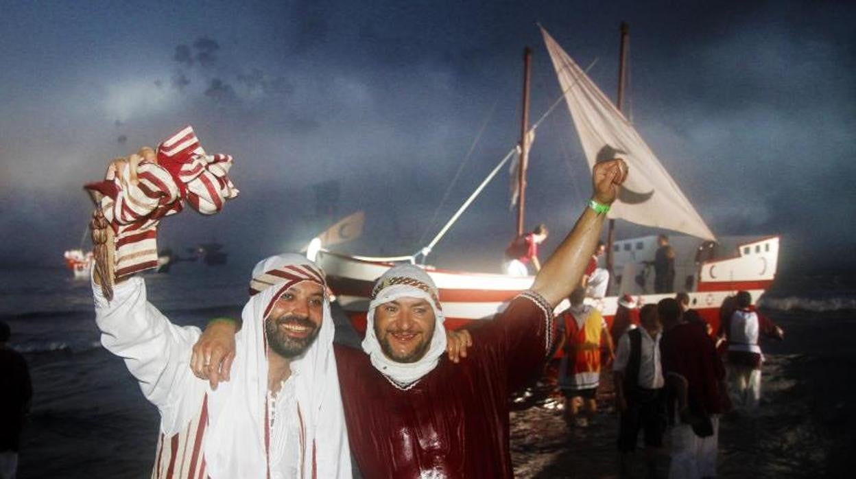 Tradicional desembarco durante los Moros y Cristianos de Villajoyosa