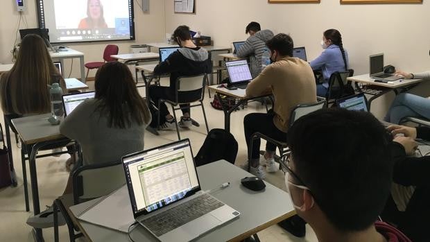 Las universidades valencianas arrancarán el curso con clases presenciales por los buenos datos del coronavirus