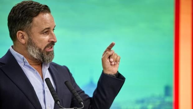 Abascal condena el ataque homófobo y denuncia el silencio sobre otras agresiones por el origen de sus responsables