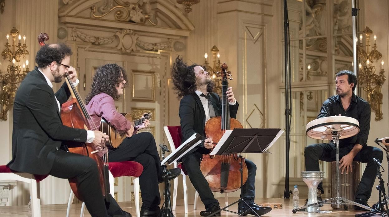 Fahmi Alhqai, durante un concierto en Praga