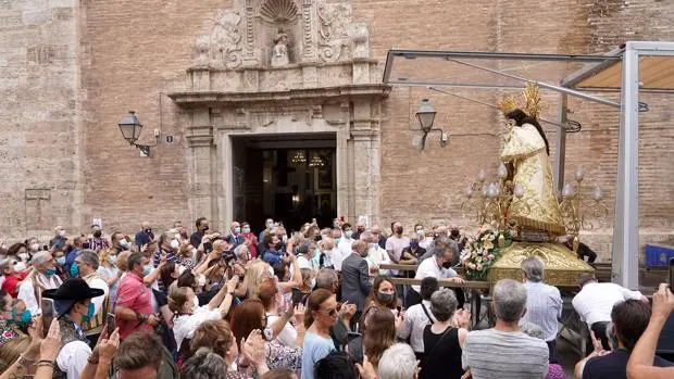 Valencia se adelanta a Sevilla y recupera las procesiones en sus calles
