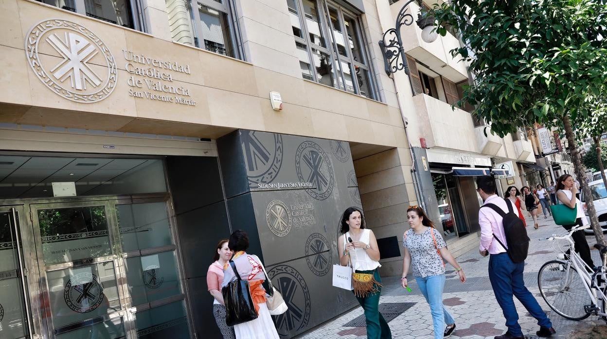 Imagen de archivo de un edificio de la Universidad Católica de Valencia en el centro de la ciudad