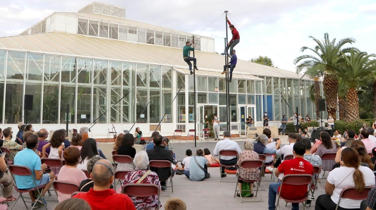 Espectáculo en la escuela de circo