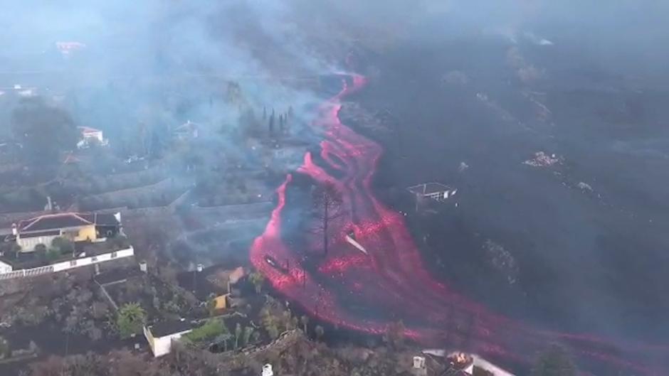 Una lengua de lava del volcán de La Palma, a vista de dron