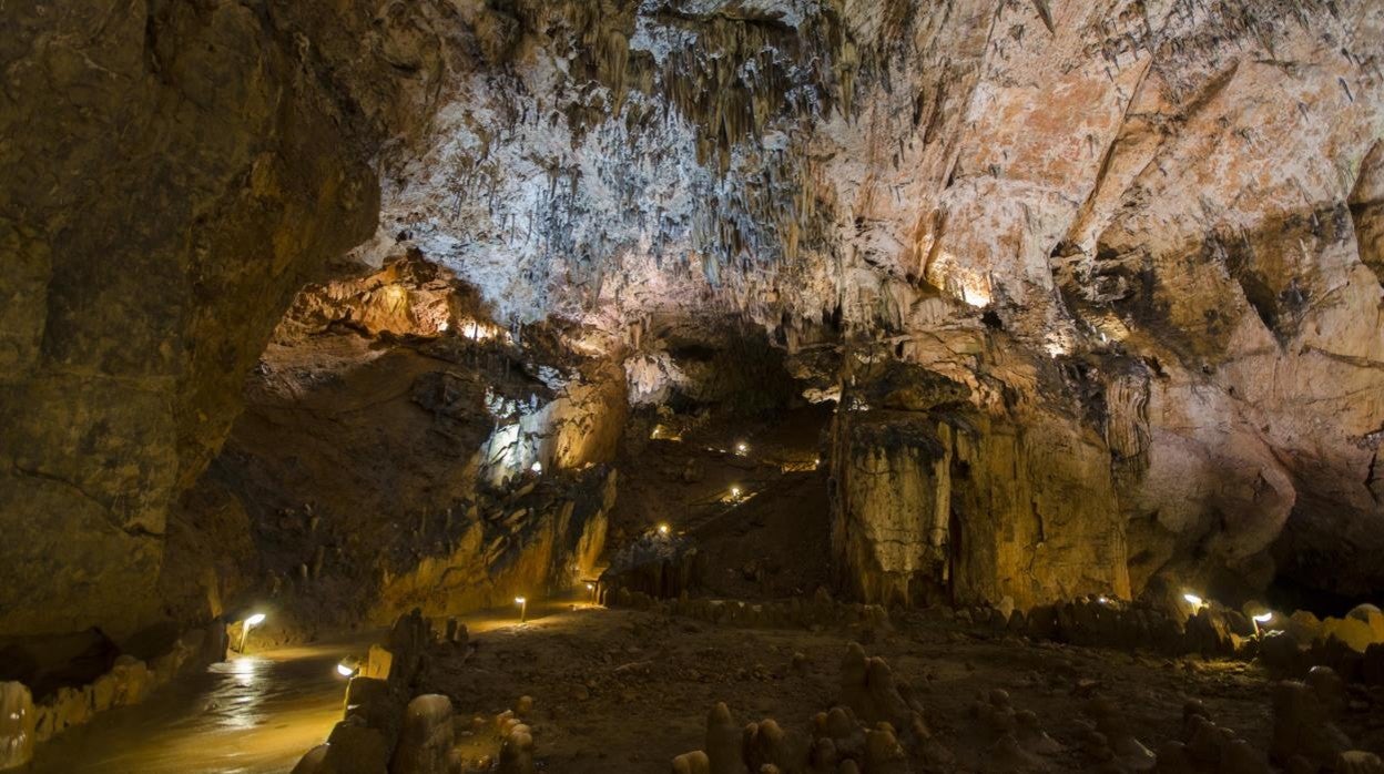 Cueva de Valporquero, en una imagen de archivo