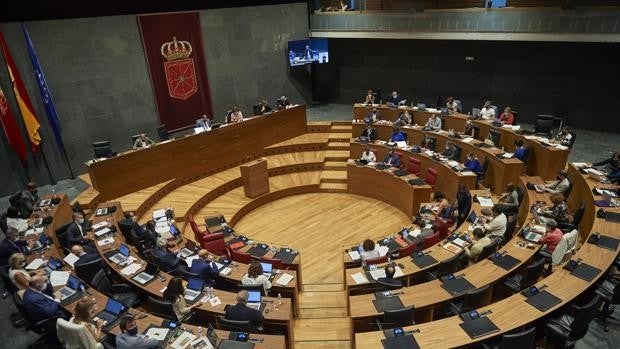 Saiz pide el apoyo del Parlamento a los Presupuestos para reactivar Navarra