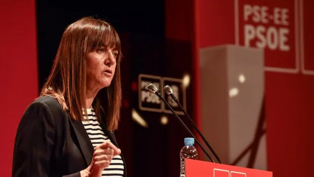 Mendia renuncia a postularse de nuevo a liderar el PSOE vaso tras siete años y deja paso a la renovación de la dirección