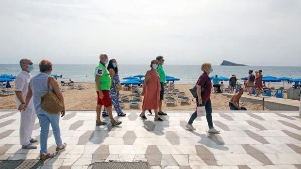 Benidorm resucita con la vuelta del turismo británico tras el Brexit y la pandemia del coronavirus