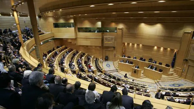 El PSOE posibilita el uso de las lenguas cooficiales en el Senado al mismo nivel que el castellano