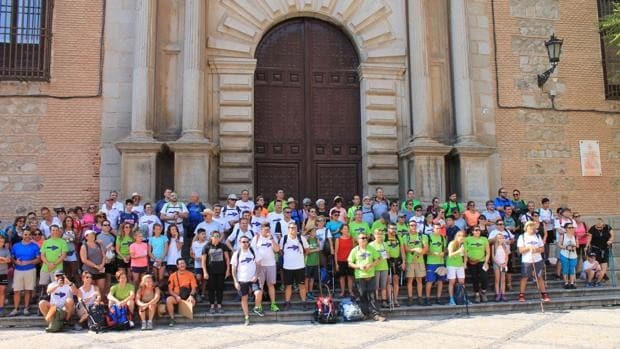 Un centenar de peregrinos emprenden camino desde Toledo hacia el Cristo de Urda