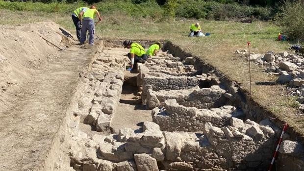 Hallan un hórreo romano «único» en Galicia en Proendos