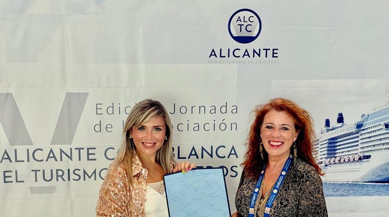 Galardón recibido por la vicealcaldesa en nombre de la ciuad de Alicante