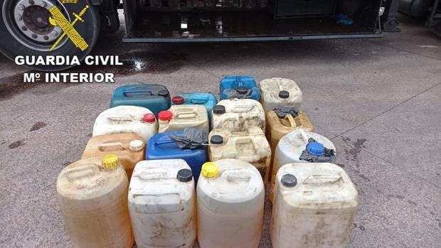 Dos detenidos por el robo de 1.900 litros de gasoil en tres camiones en Argamasilla de Calatrava