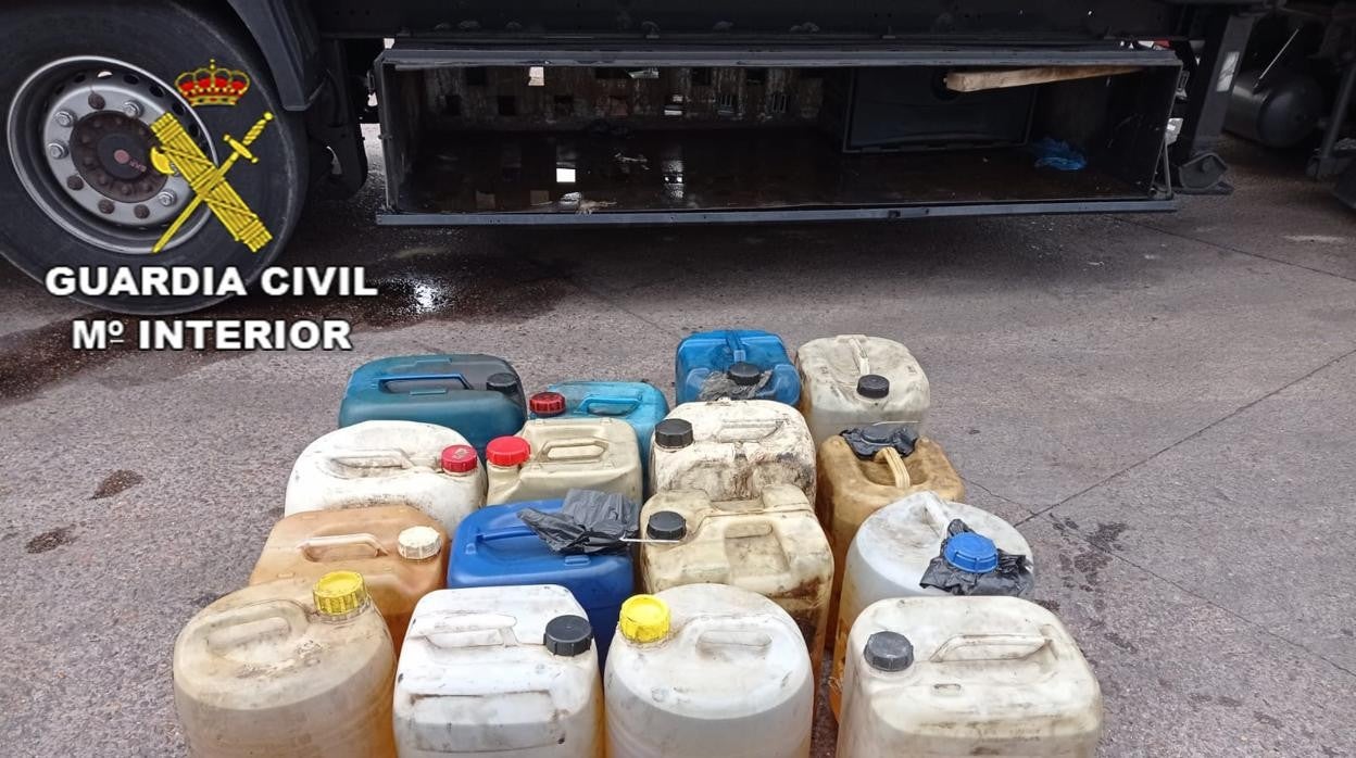 Dos detenidos por el robo de 1.900 litros de gasoil en tres camiones en Argamasilla de Calatrava