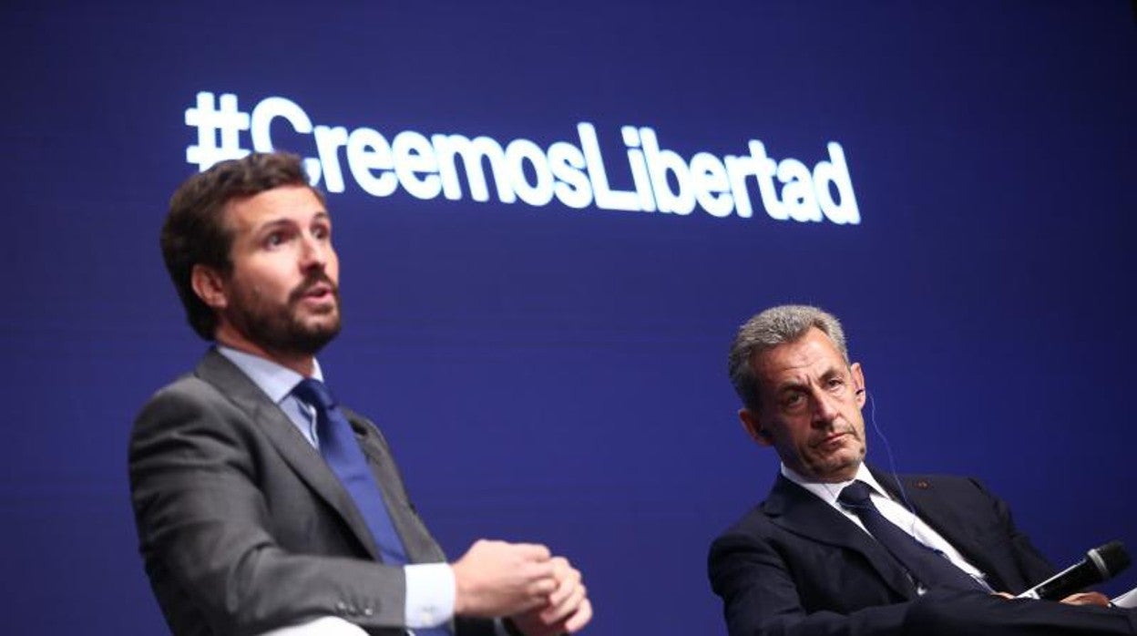 Pablo Casado y Nicolas Sarkozy, en la convención nacional del PP