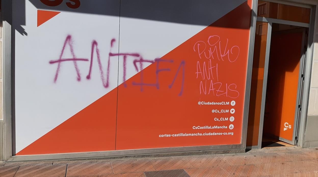 La sede de Ciudadanos en Cuenca, blanco de ataques políticos de la extrema izquierda