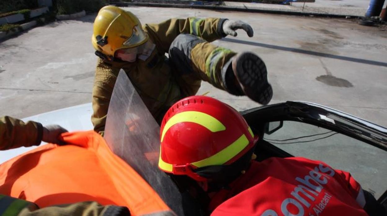 Agentes del cuerpo de Bomberos de Alicante