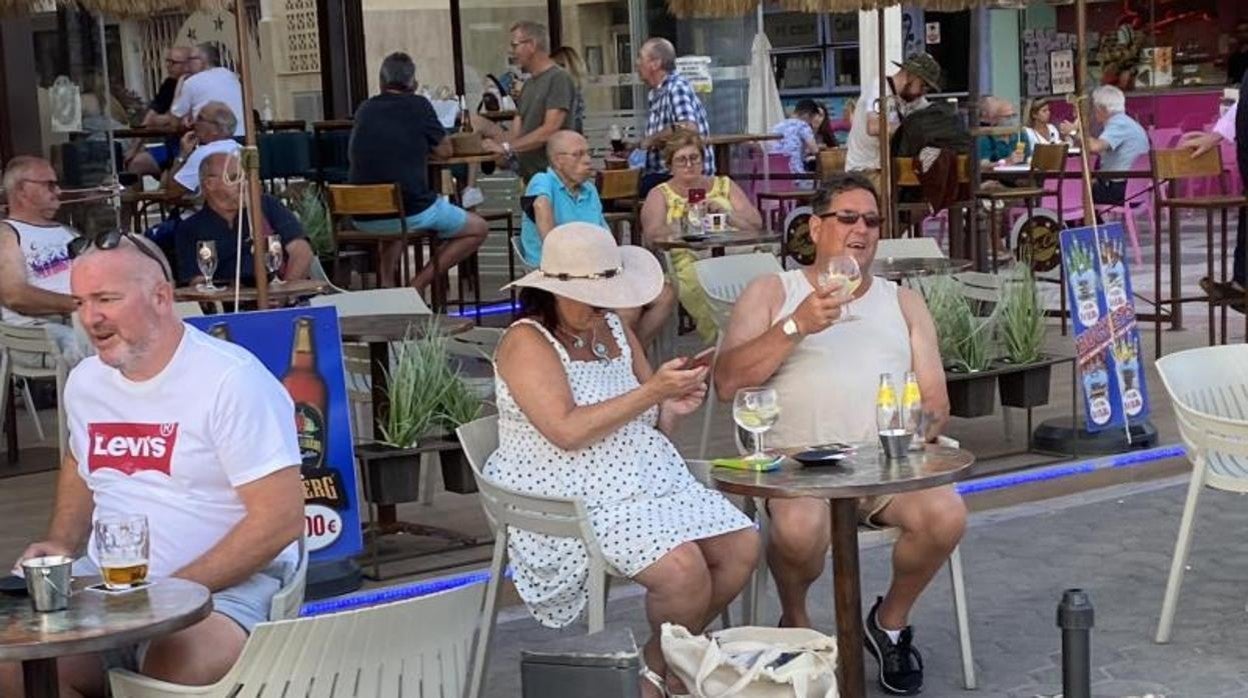 Terrazas de cafeterías en el centro de Alicante, el pasado fin de semana