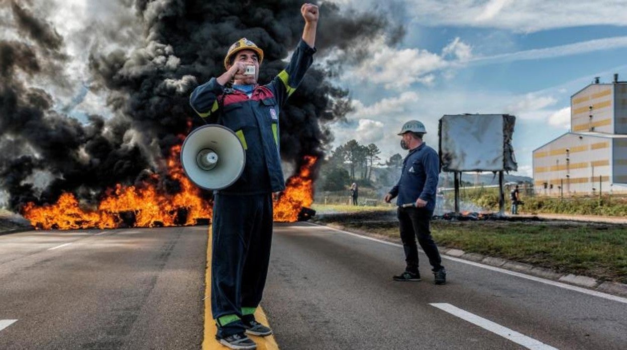 Protestas de los trabajadores de Alcoa en la planta de San Cibrao