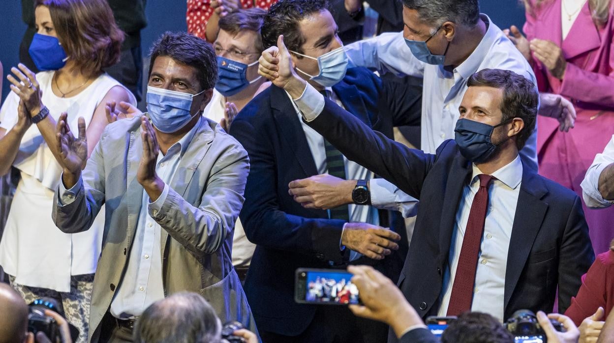 Imagen de Carlos Mazón y Pablo Casado durante la apertura de la Convención Nacional del PP en Valencia