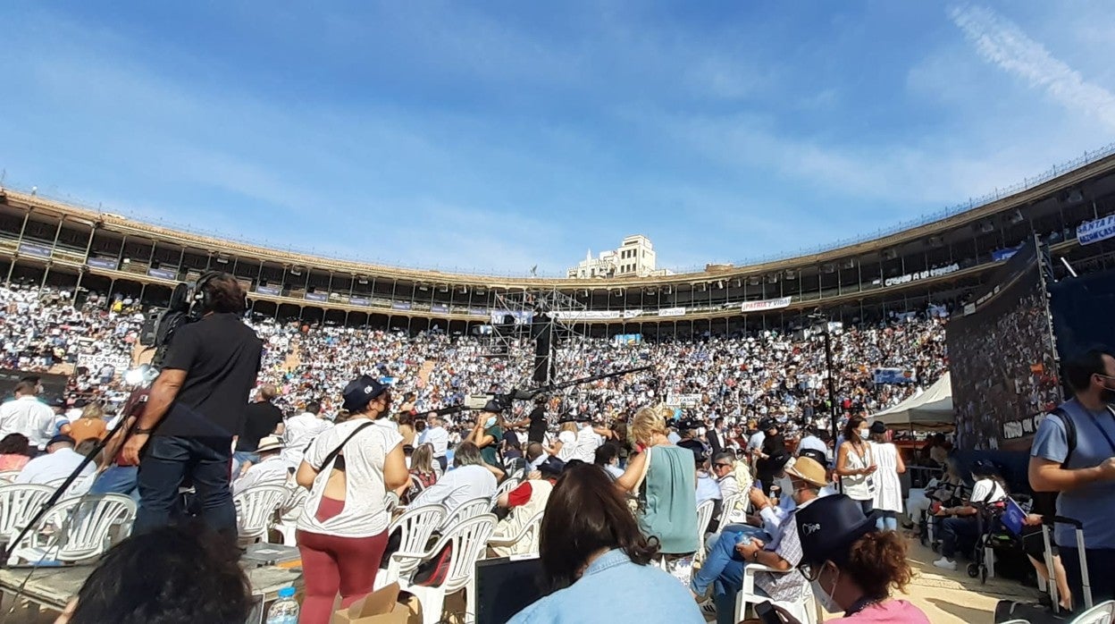 La plaza de toros de Valencia se ha llenado este domingo