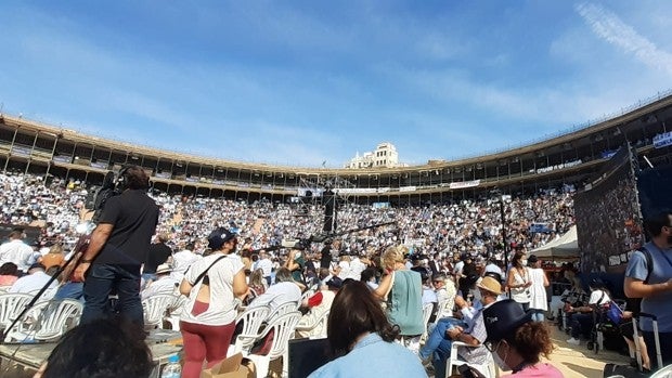 El PP vuelve a llenar la plaza de toros de Valencia