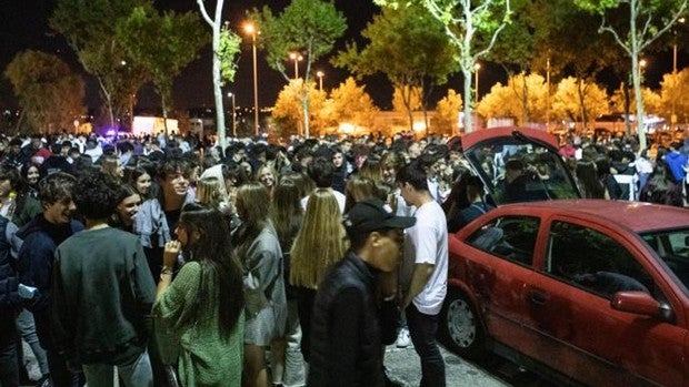 Un hombre grabó a chicas que orinaban en la calle en las fiestas de Las Rozas