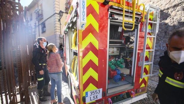 Los bomberos de Toledo ya disponen de un camión especialmente diseñado para el Casco Histórico