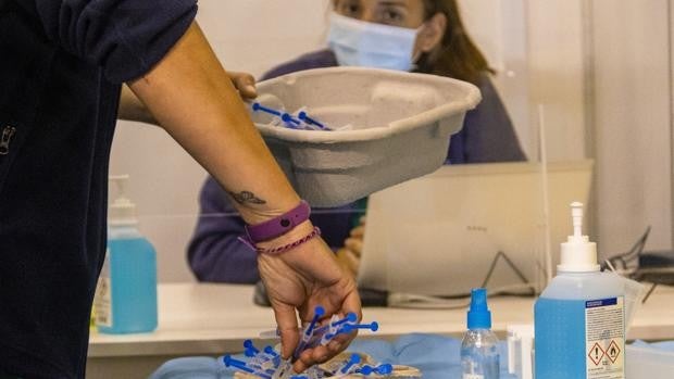 Los casos diarios de coronavirus en la Comunidad Valenciana caen a su nivel más bajo de los últimos cuatro meses