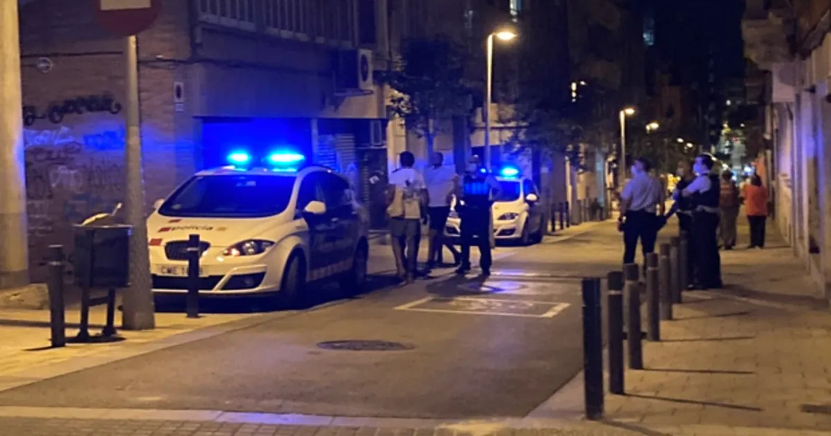 Dos patrullas de los Mossos en Barcelona