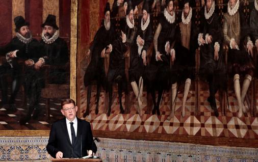 Imagen de Ximo Puig, sin mascarilla, tomada este sábado en el Palau de la Generalitat