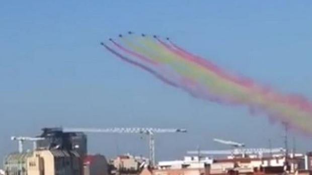 El 'morado' de la Patrulla Águila: ¿efecto óptico o fallo en la mezcla de colores?