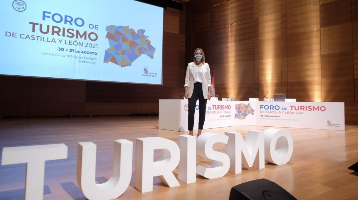 La directora general Estrella Torrecilla, durante la celebración del Foro del Turismo, el pasado agosto